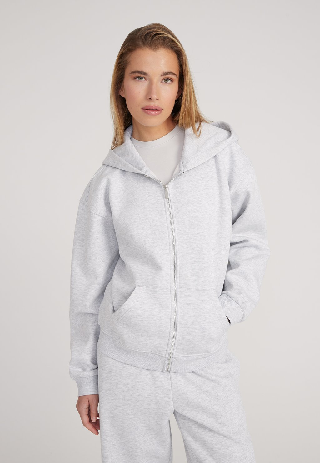 Толстовка на молнии Style Republic, светло-серый
Толстовка на молнии Style Republic, светло-серый