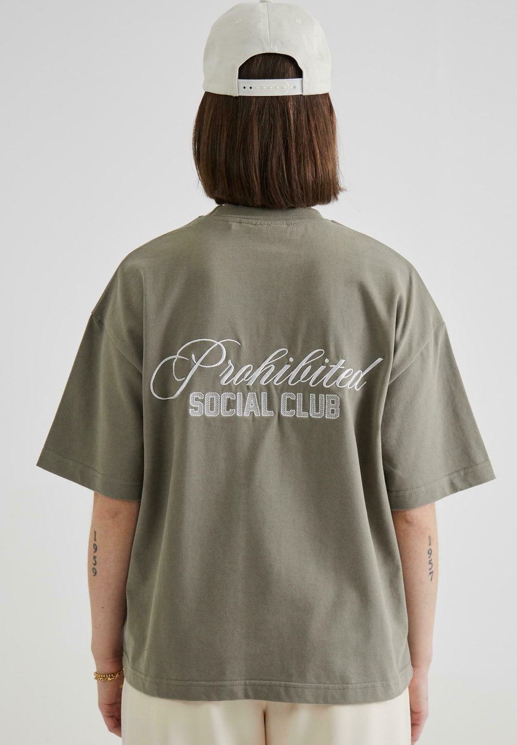 Рубашка с принтом PROHIBITED, зеленый
Рубашка с принтом PROHIBITED, зеленый