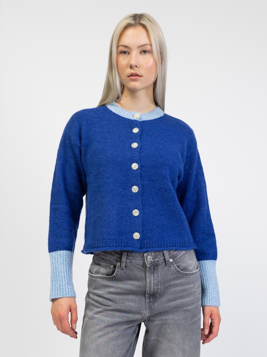 Вязаный кардиган BROKE + SCHÖN, Royal Blue
Вязаный кардиган BROKE + SCHÖN, Royal Blue