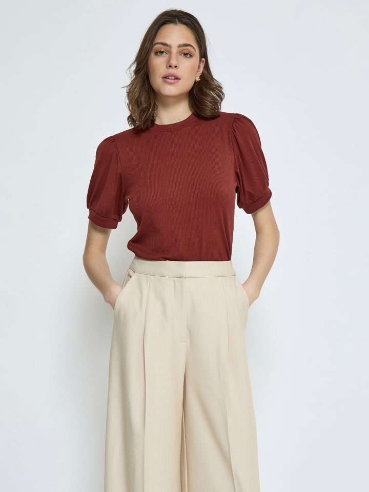 Футболка цвета марены minus
Футболка цвета марены minus