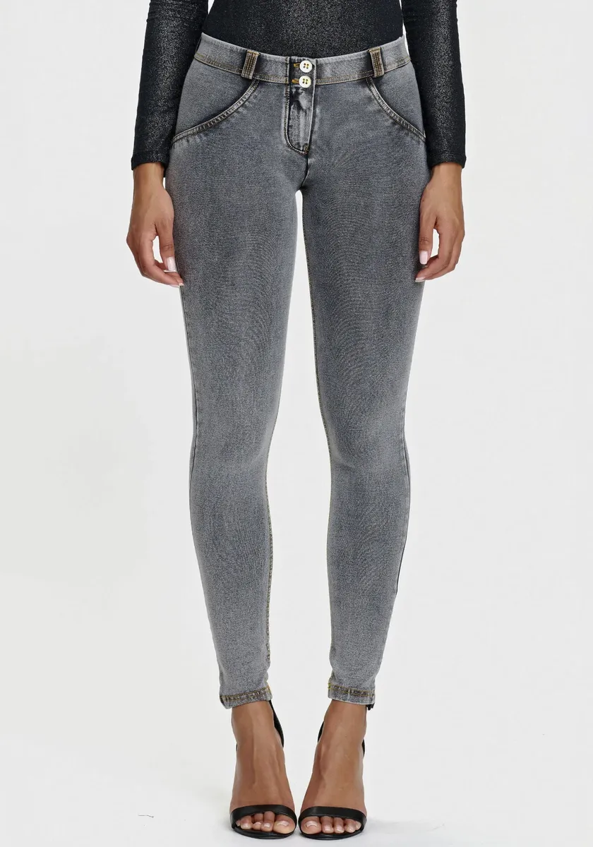 Джеггинсы Freddy "WRUP2RC002ORG" с эффектом лифтинга и моделирования, серый
Джеггинсы Freddy "WRUP2RC002ORG" с эффектом лифтинга и моделирования, серый