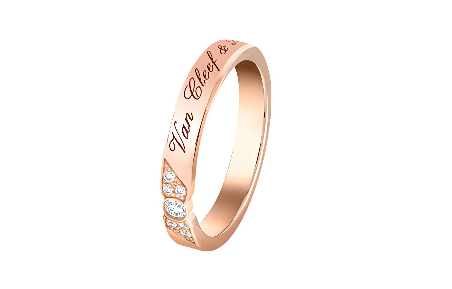 Van Cleef & Arpels Кольца Toujours Signature Etoiles Rose Gold Unisex
Van Cleef & Arpels Кольца Toujours Signature Etoiles Rose Gold Unisex