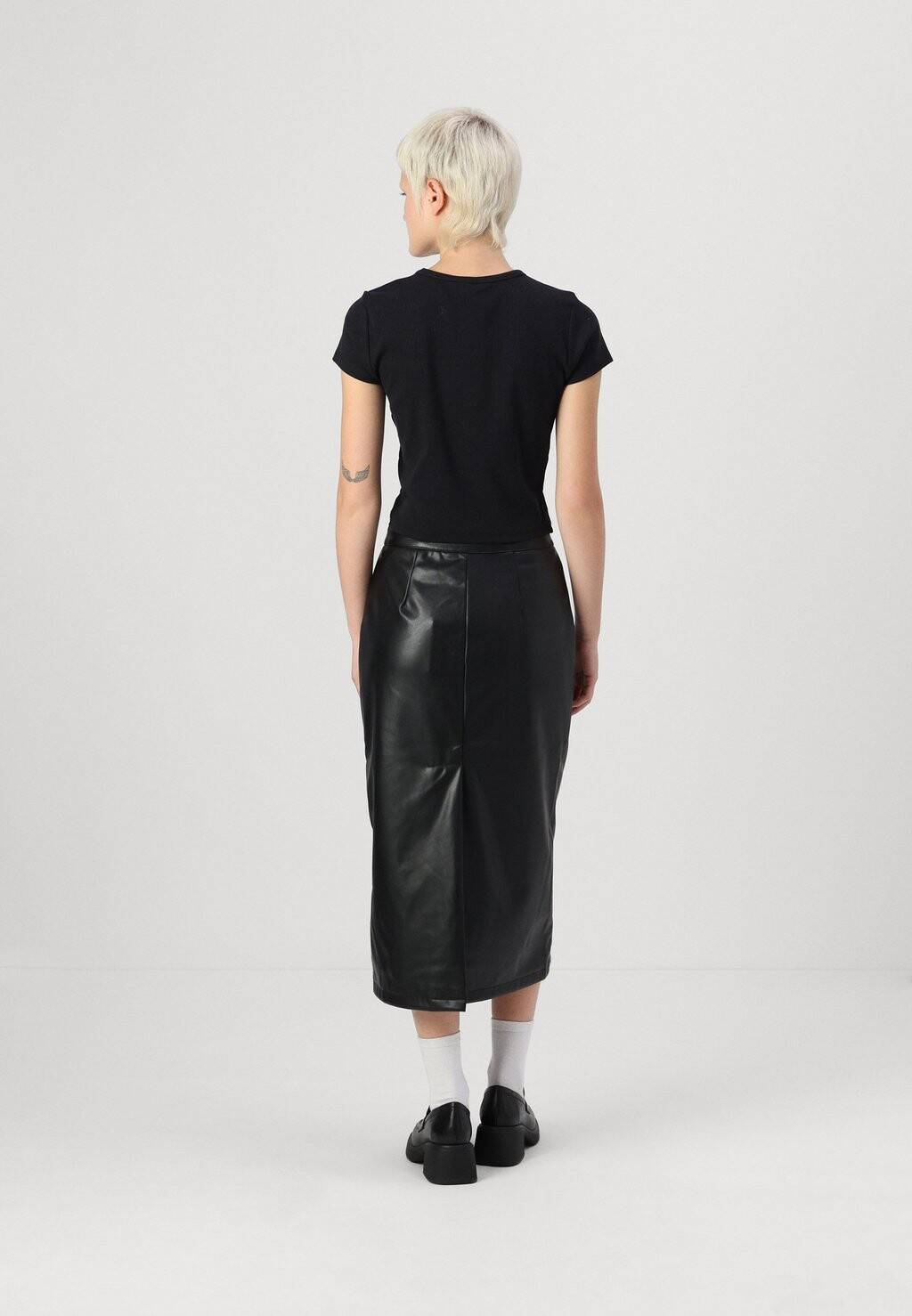 Юбка-карандаш PCNEETH MIDI SKIRT Pieces, черный
Юбка-карандаш PCNEETH MIDI SKIRT Pieces, черный