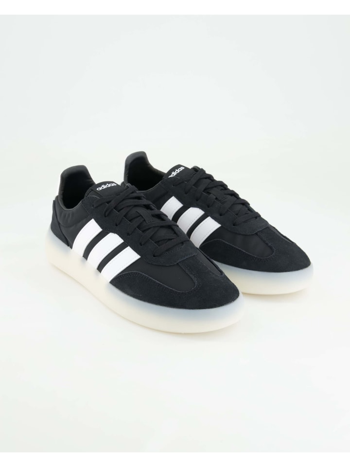 Кроссовки на шнуровке adidas, черный
Кроссовки на шнуровке adidas, черный