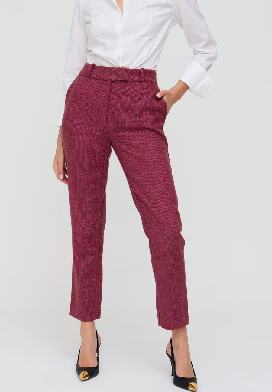 Брюки Lily & Lionel Trousers, Pink
Брюки Lily & Lionel Trousers, Pink