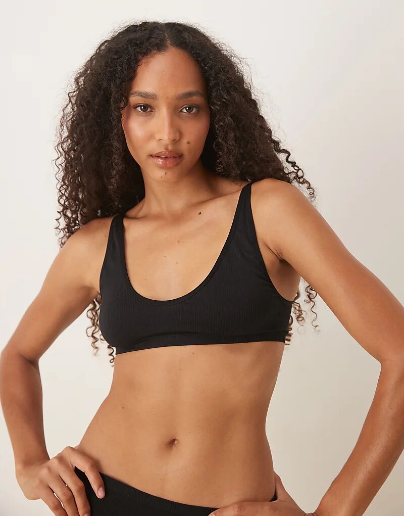 Укороченный топ с круглым вырезом ASOS DESIGN черного цвета
Укороченный топ с круглым вырезом ASOS DESIGN черного цвета