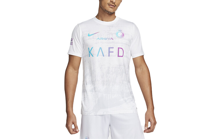 Футболка мужская белая Nike, белый 
Футболка мужская белая Nike, белый