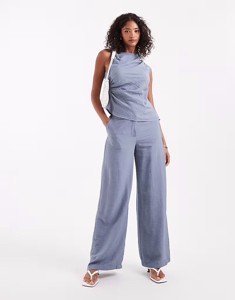 Свободные прямые брюки синего цвета Asos Design
Свободные прямые брюки синего цвета Asos Design