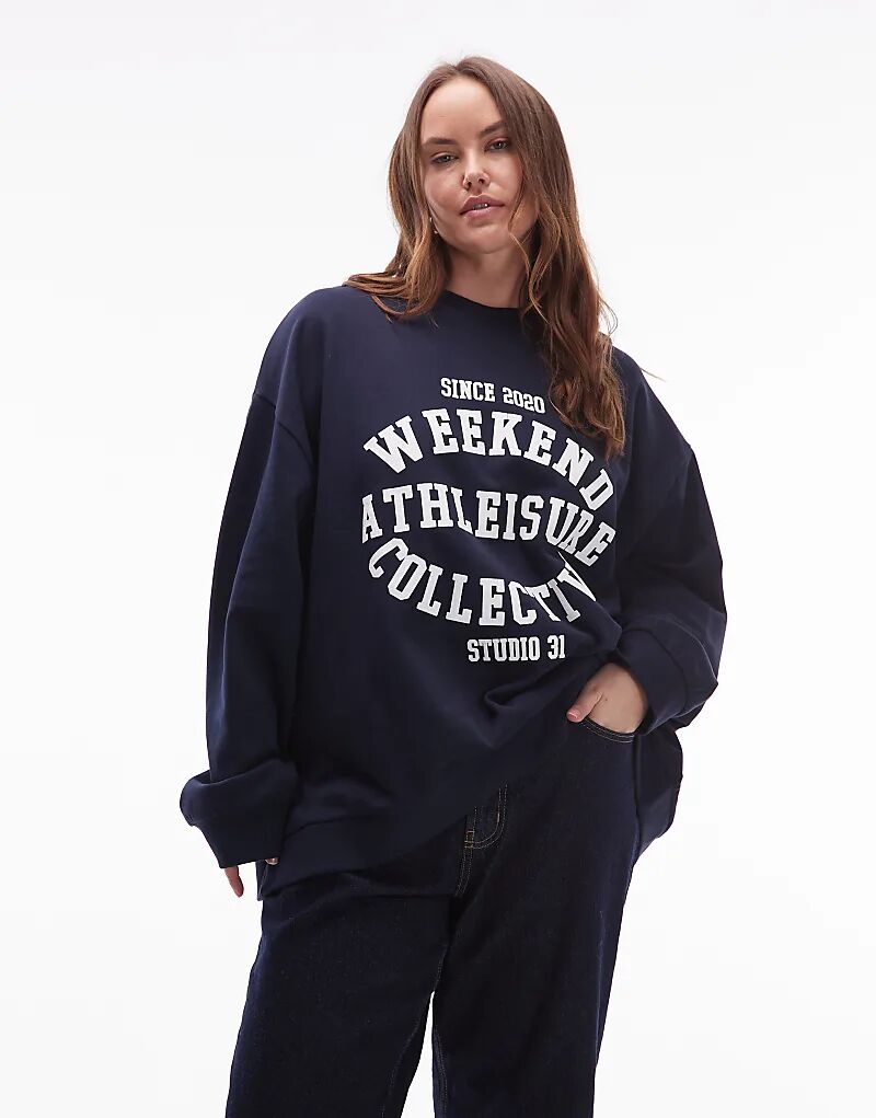 Свободный свитер Weekend Collective Curve с принтом студии Athleisure в темно-синем цвете
Свободный свитер Weekend Collective Curve с принтом студии Athleisure в темно-синем цвете