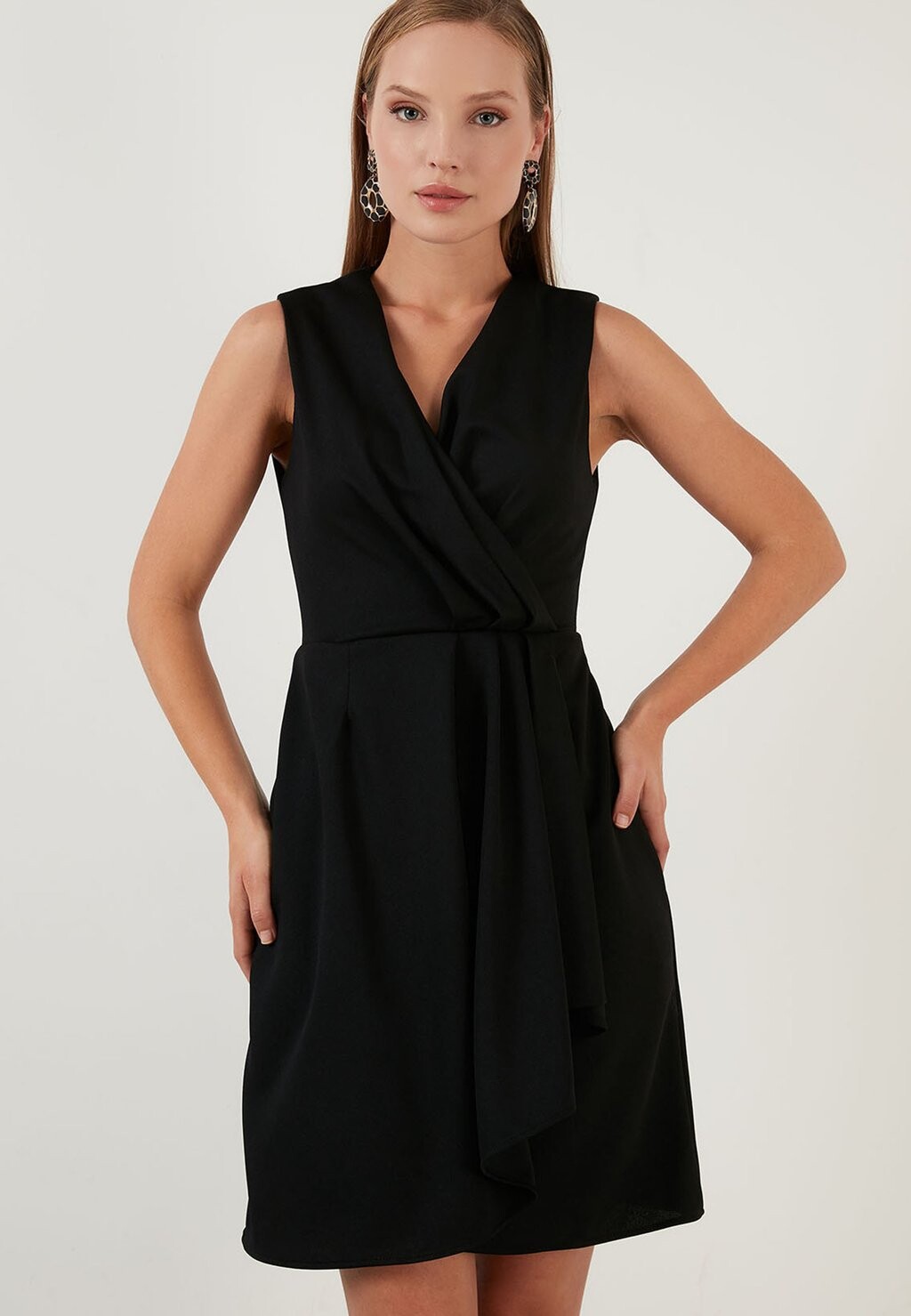 Летнее платье LELA, черный
Летнее платье LELA, черный