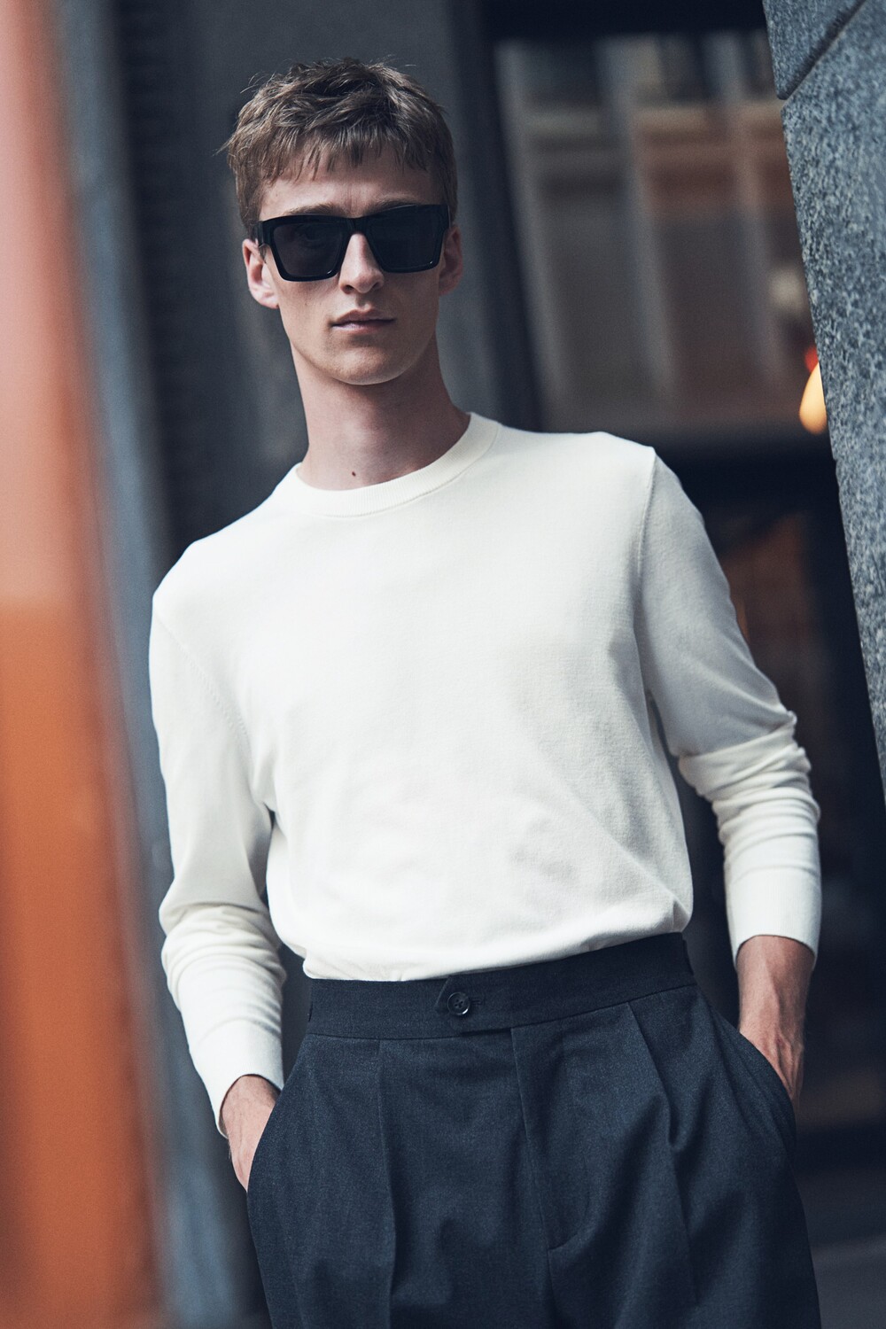 Свитер тонкой вязки приталенного кроя H&M, белый
Свитер тонкой вязки приталенного кроя H&M, белый