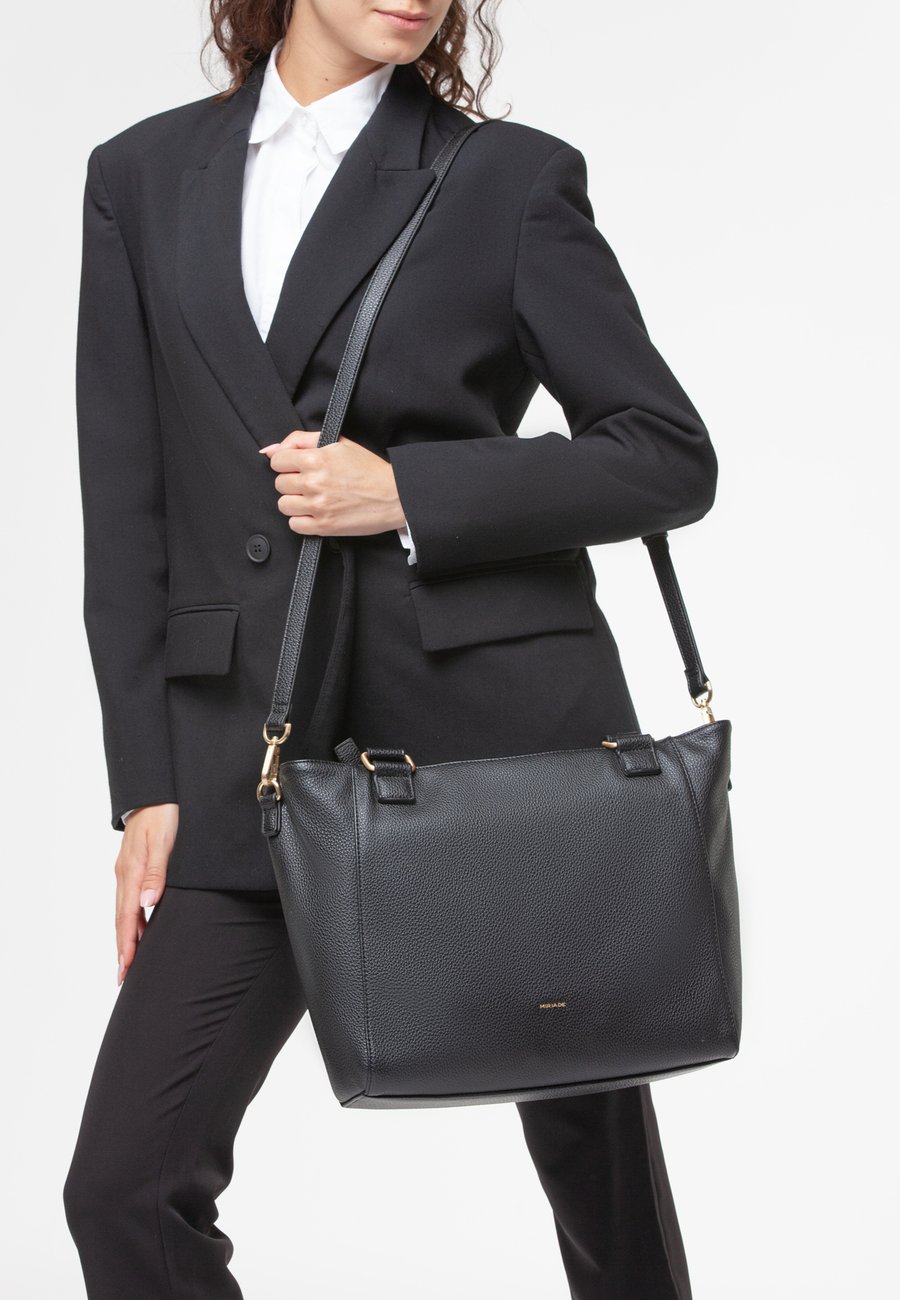 Сумка-шоппер Miriade SHOPPING AYDA, Nero/Black
Сумка-шоппер Miriade SHOPPING AYDA, Nero/Black