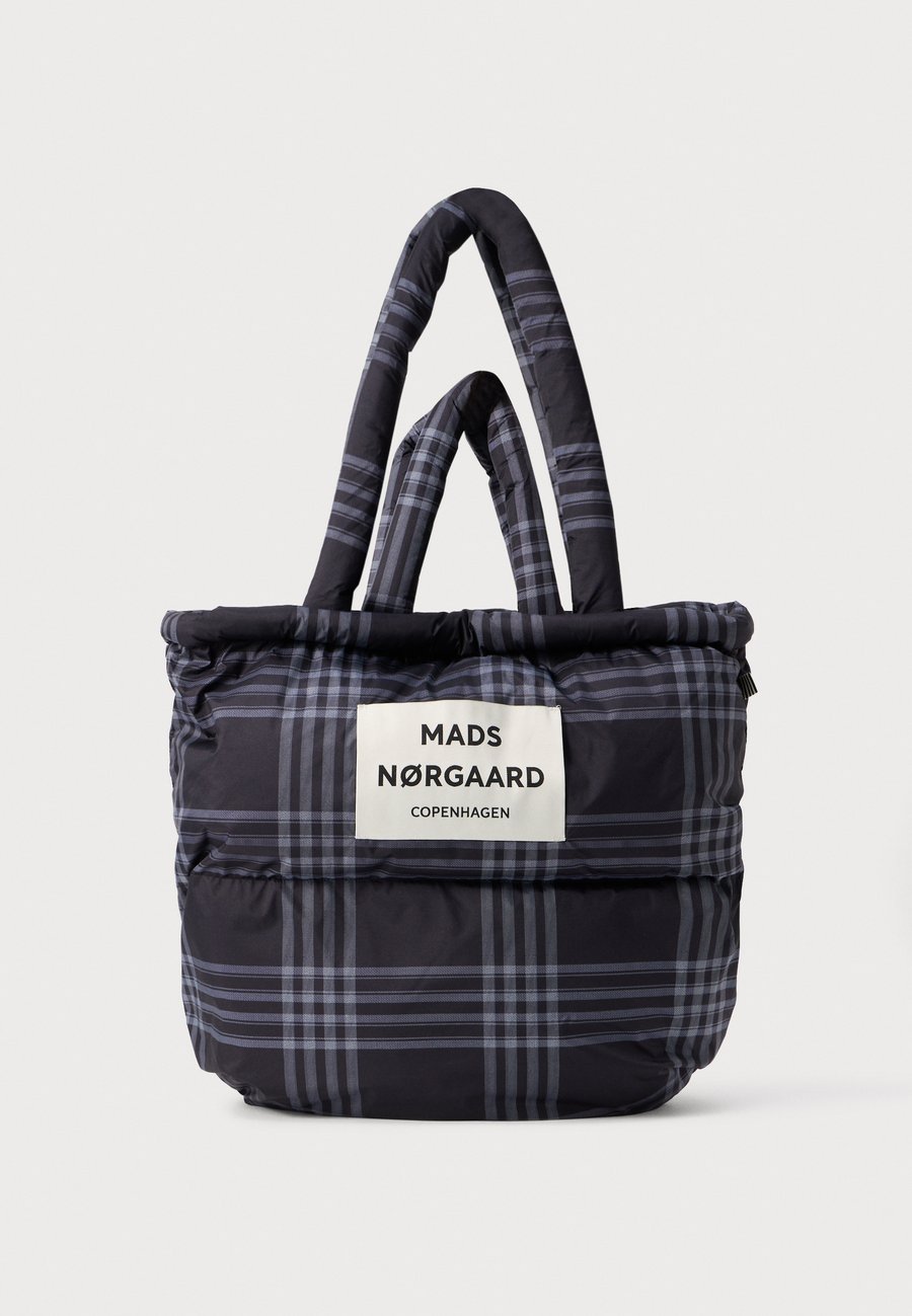 Сумка-шоппер Mads Nørgaard LIGHT PILLOW BAG, Black/Vanilla Ice/Grey
Сумка-шоппер Mads Nørgaard LIGHT PILLOW BAG, Black/Vanilla Ice/Grey