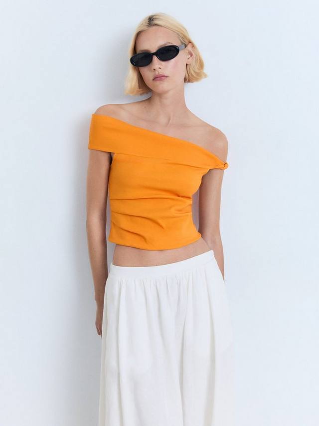 Benji асимметричный топ без бретелей из льняной смеси Mango, Orange
Benji асимметричный топ без бретелей из льняной смеси Mango, Orange