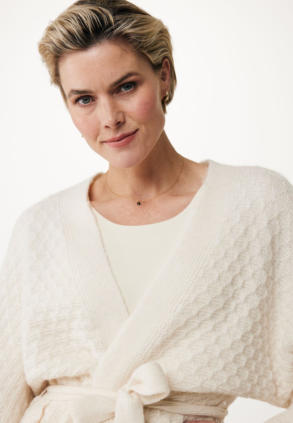 Кардиган WITH BELT Mexx, бежевый
Кардиган WITH BELT Mexx, бежевый