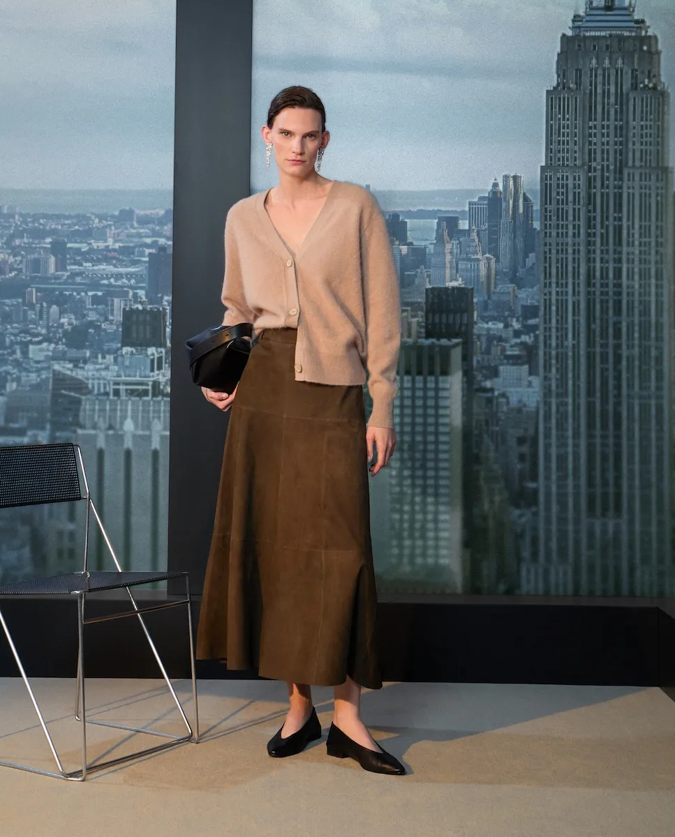 Женский однотонный кардиган с V-образным вырезом Woman Limited El Corte Inglés, бежевый
Женский однотонный кардиган с V-образным вырезом Woman Limited El Corte Inglés, бежевый