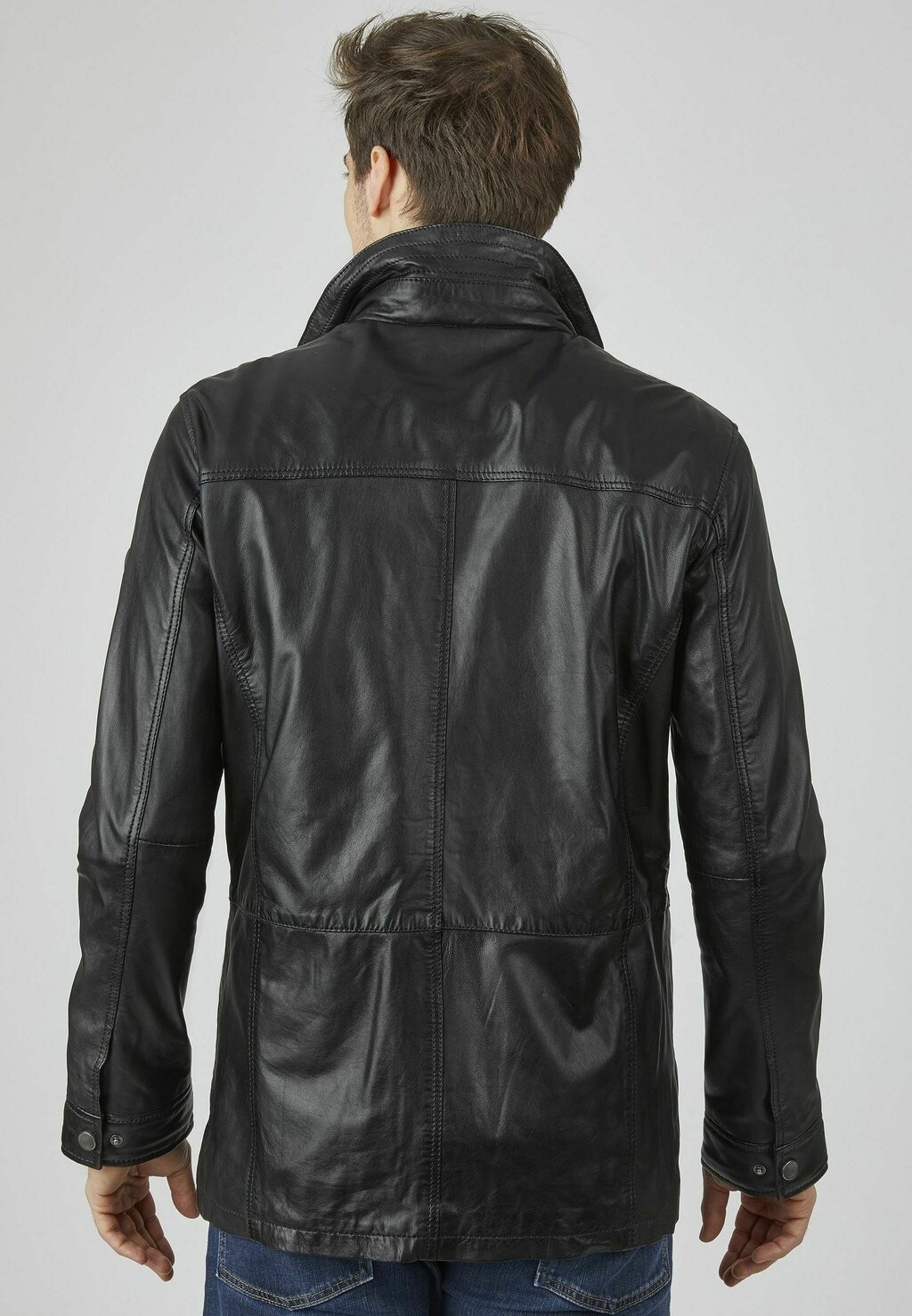 Кожаная куртка BUANTONIO bugatti, черный
Кожаная куртка BUANTONIO bugatti, черный