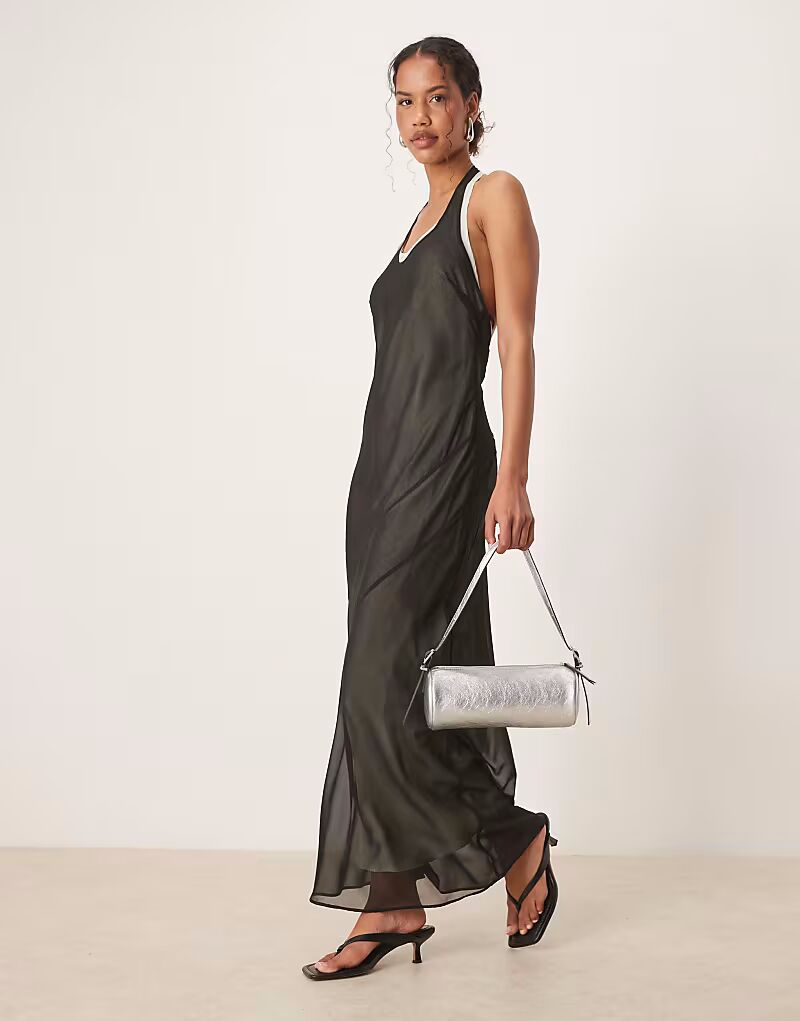 Платье макси Mango с двухслойным вырезом на спине и мягким контурным открытым швом черного цвета
Платье макси Mango с двухслойным вырезом на спине и мягким контурным открытым швом черного цвета