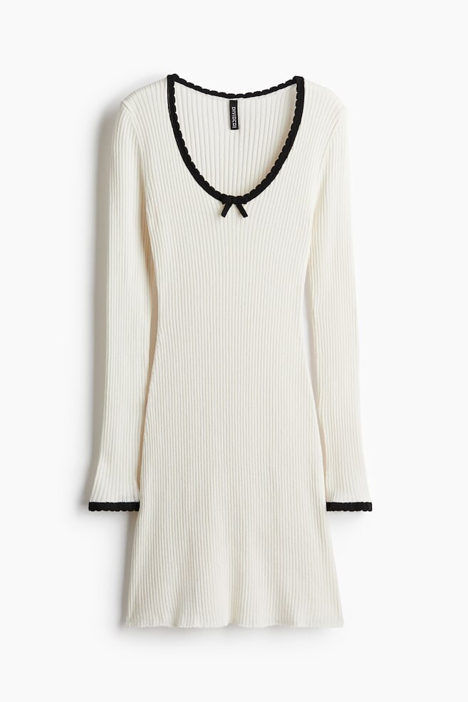 Облегающее платье из трикотажа в рубчик H&M, бежевый
Облегающее платье из трикотажа в рубчик H&M, бежевый