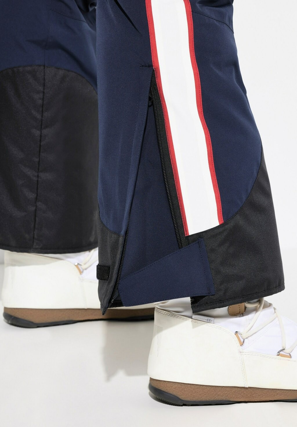 Брюки RACING STRIPE TRIPLE FUNCTION Ulla Popken, темно-синий
Брюки RACING STRIPE TRIPLE FUNCTION Ulla Popken, темно-синий