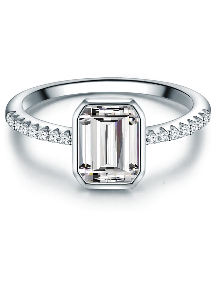 Trilani Серебряное кольцо с кубическим цирконием в оправе из серебра
Trilani Серебряное кольцо с кубическим цирконием в оправе из серебра