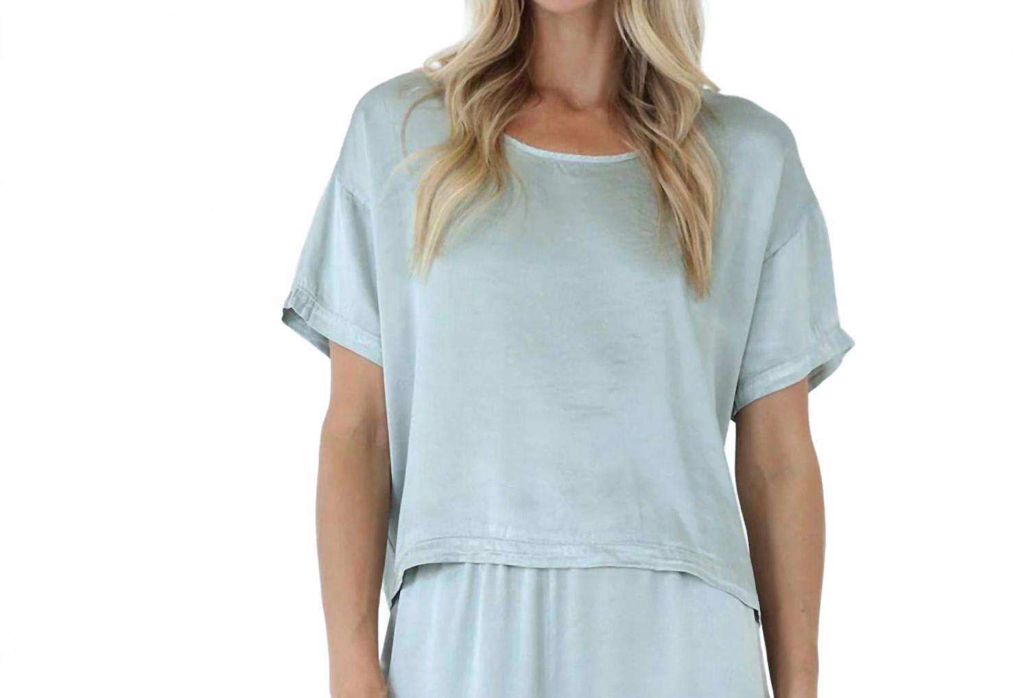 Берти атласная футболка в цвете шалфей PJ Harlow, Sage
Берти атласная футболка в цвете шалфей PJ Harlow, Sage