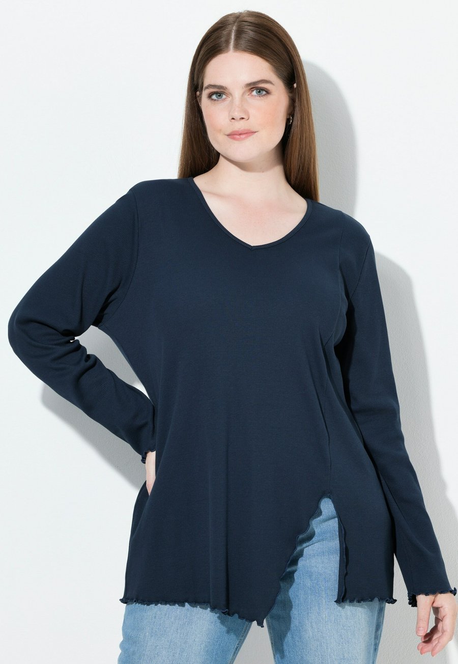 Топ Ulla Popken V AUSSCHNITT LANGARM, Marine/Dark Blue
Топ Ulla Popken V AUSSCHNITT LANGARM, Marine/Dark Blue