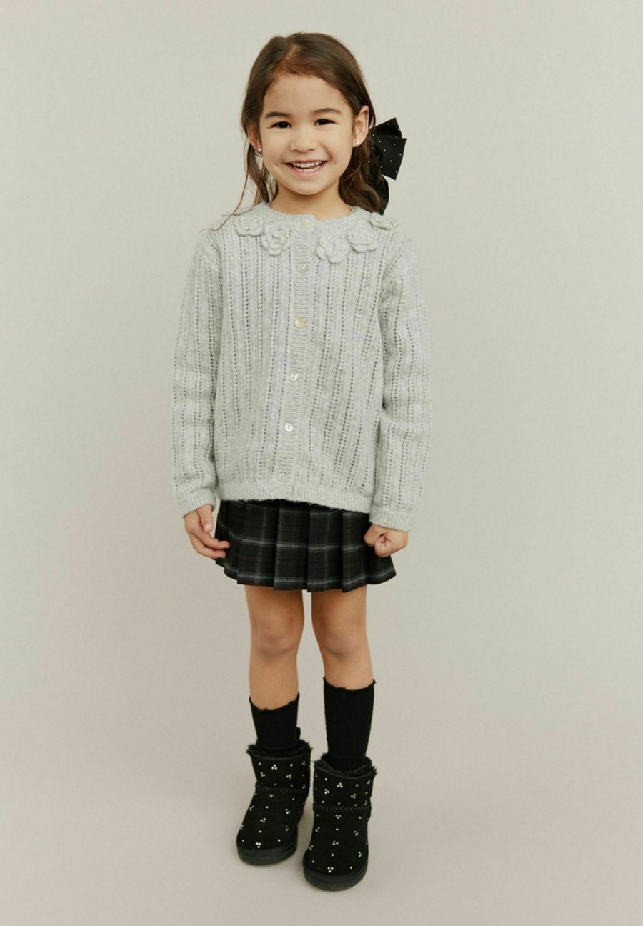 Кардиган Sofie Schnoor HENNY, Grey Melange/Brown
Кардиган Sofie Schnoor HENNY, Grey Melange/Brown