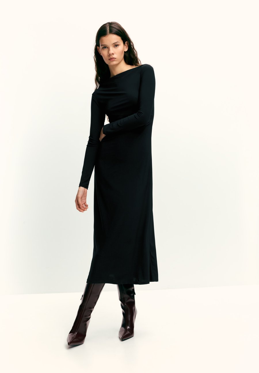 Платье PULL&BEAR SOFT DRAPED, Black
Платье PULL&BEAR SOFT DRAPED, Black