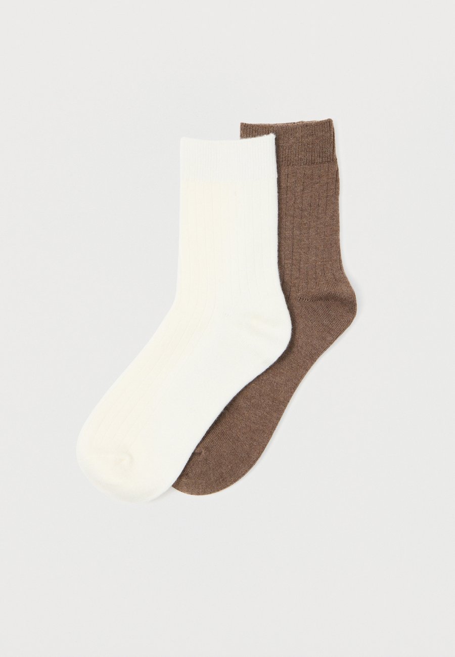Носки Pieces PCRALLY 2 PACK, Cloud Dancer/Morel/Off-White
Носки Pieces PCRALLY 2 PACK, Cloud Dancer/Morel/Off-White