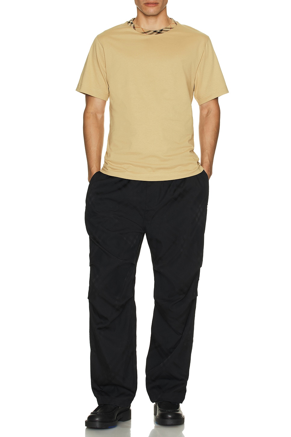 Футболка с воротником на пуговицах Slim Tee Burberry, Flax 
Футболка с воротником на пуговицах Slim Tee Burberry, Flax