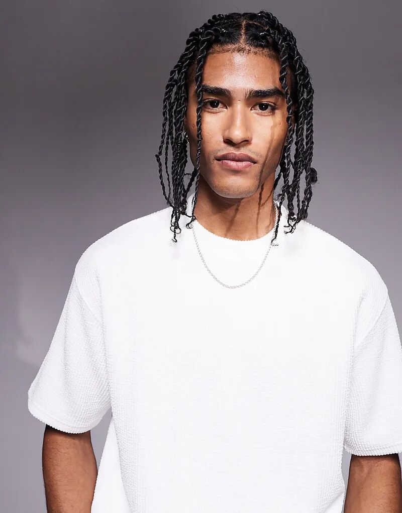 Футболка Bershka с короткими рукавами из сирсакера белого цвета
Футболка Bershka с короткими рукавами из сирсакера белого цвета