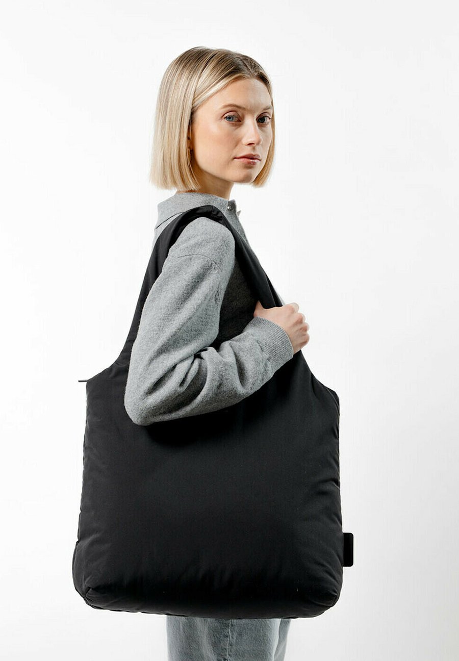 Сумка-шоппер Kapten & Son UMHÄNGE SKARA CLOUD, All Black/Black
Сумка-шоппер Kapten & Son UMHÄNGE SKARA CLOUD, All Black/Black