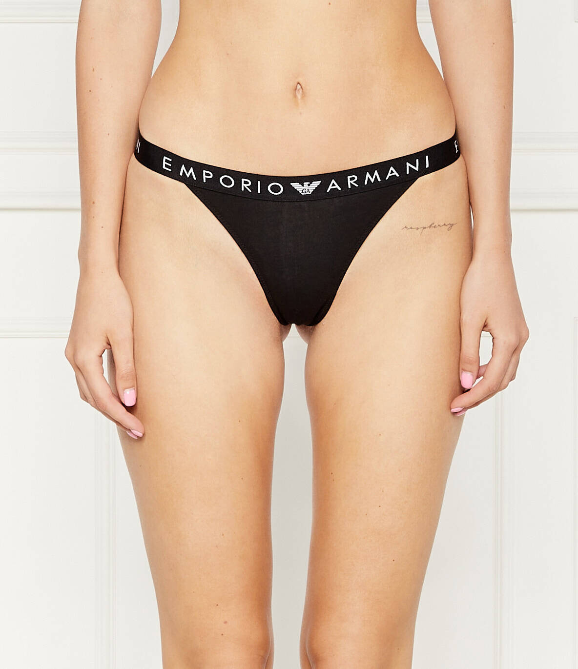 Стринги Emporio Armani, черный
Стринги Emporio Armani, черный