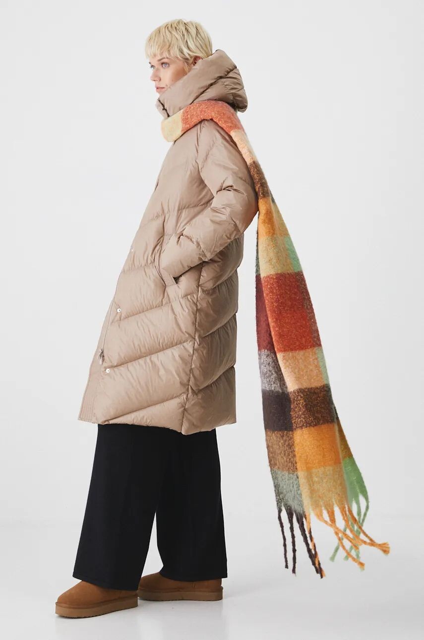 Медицинский плащ из пуха Medicine, бежевый 
Медицинский плащ из пуха Medicine, бежевый