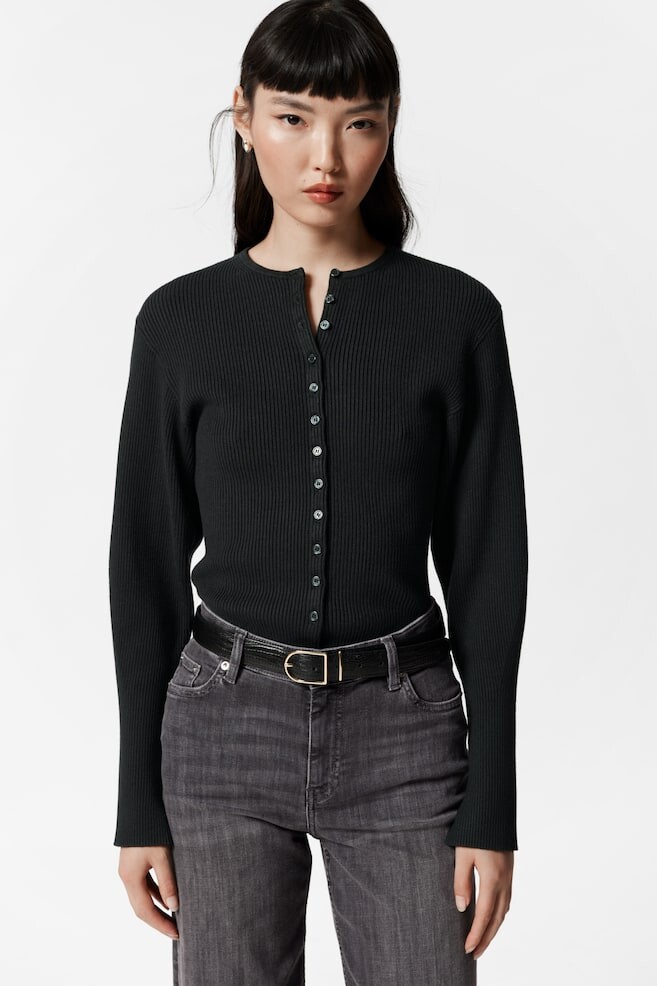 Облегающий кардиган в рубчик & Other Stories, черный
Облегающий кардиган в рубчик & Other Stories, черный