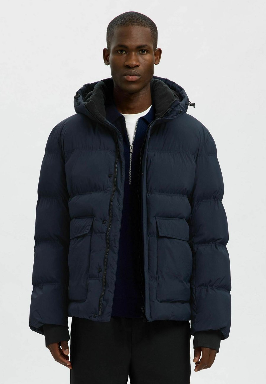 Куртка Selected Homme PUFFER GEFÜTTERTE, Sky Captain/Dark Blue
Куртка Selected Homme PUFFER GEFÜTTERTE, Sky Captain/Dark Blue