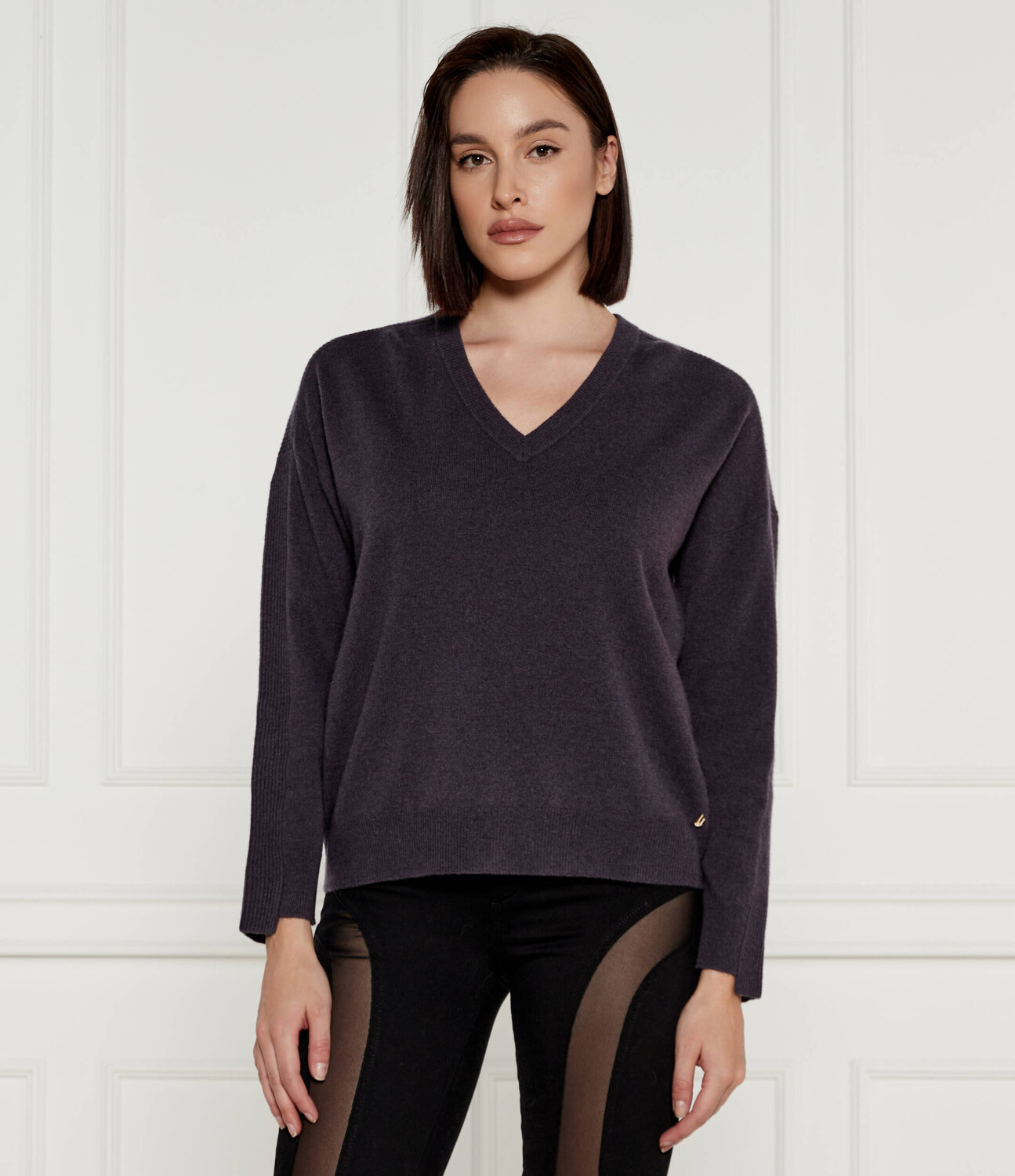 Свитер из шерсти Liu Jo Loose fit, цвет grafite 
Свитер из шерсти Liu Jo Loose fit, цвет grafite