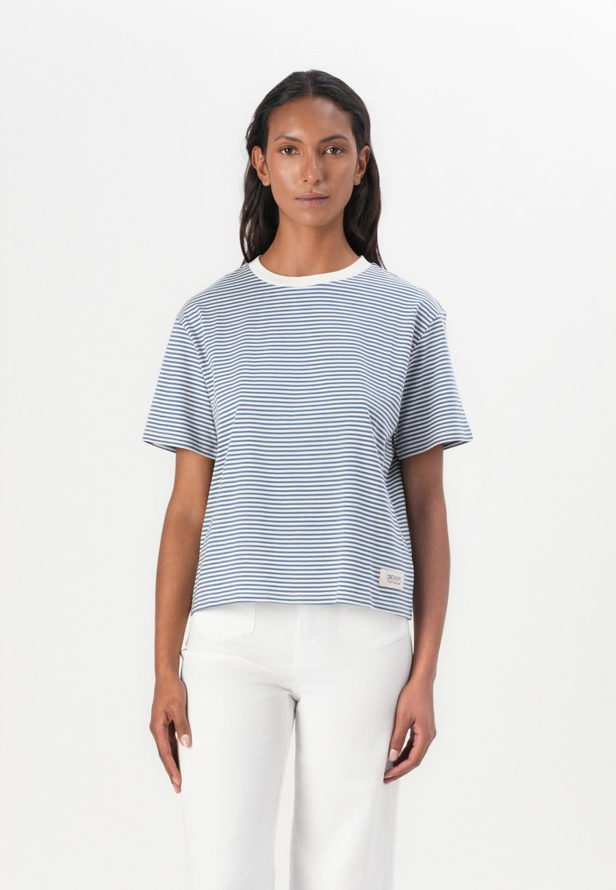 Футболка TOM TAILOR DENIM BOXY T-SHIRT, Small Dusty Blue/White/Multi-Coloured, Белый, Футболка TOM TAILOR DENIM BOXY T-SHIRT, Small Dusty Blue/White/Multi-Coloured
Футболка TOM TAILOR DENIM BOXY T-SHIRT, Small Dusty Blue/White/Multi-Coloured, Белый, Футболка TOM TAILOR DENIM BOXY T-SHIRT, Small Dusty Blue/White/Multi-Coloured