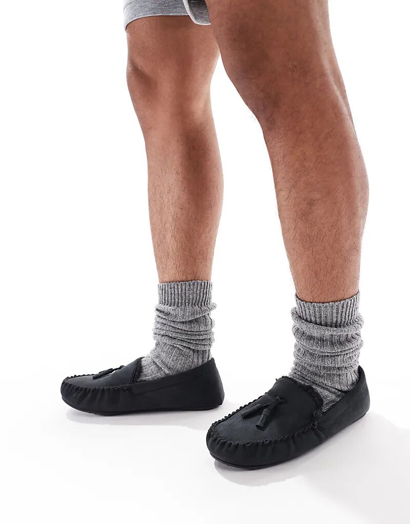 Мокасины черного цвета с подкладкой из искусственного меха ASOS DESIGN
Мокасины черного цвета с подкладкой из искусственного меха ASOS DESIGN