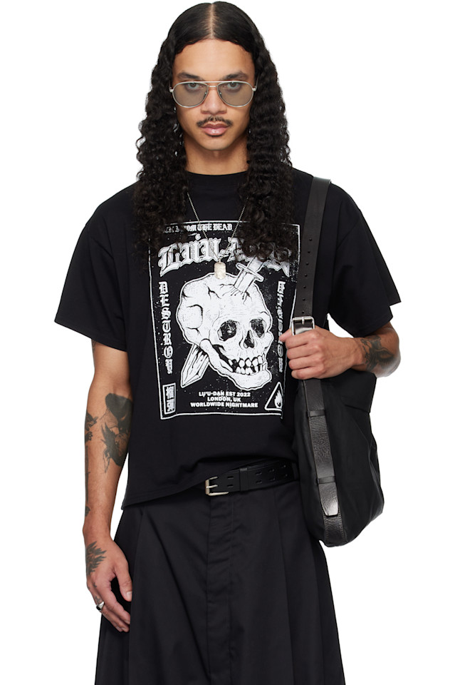 Lu'U Dan Черная футболка в квадрате
Lu'U Dan Черная футболка в квадрате