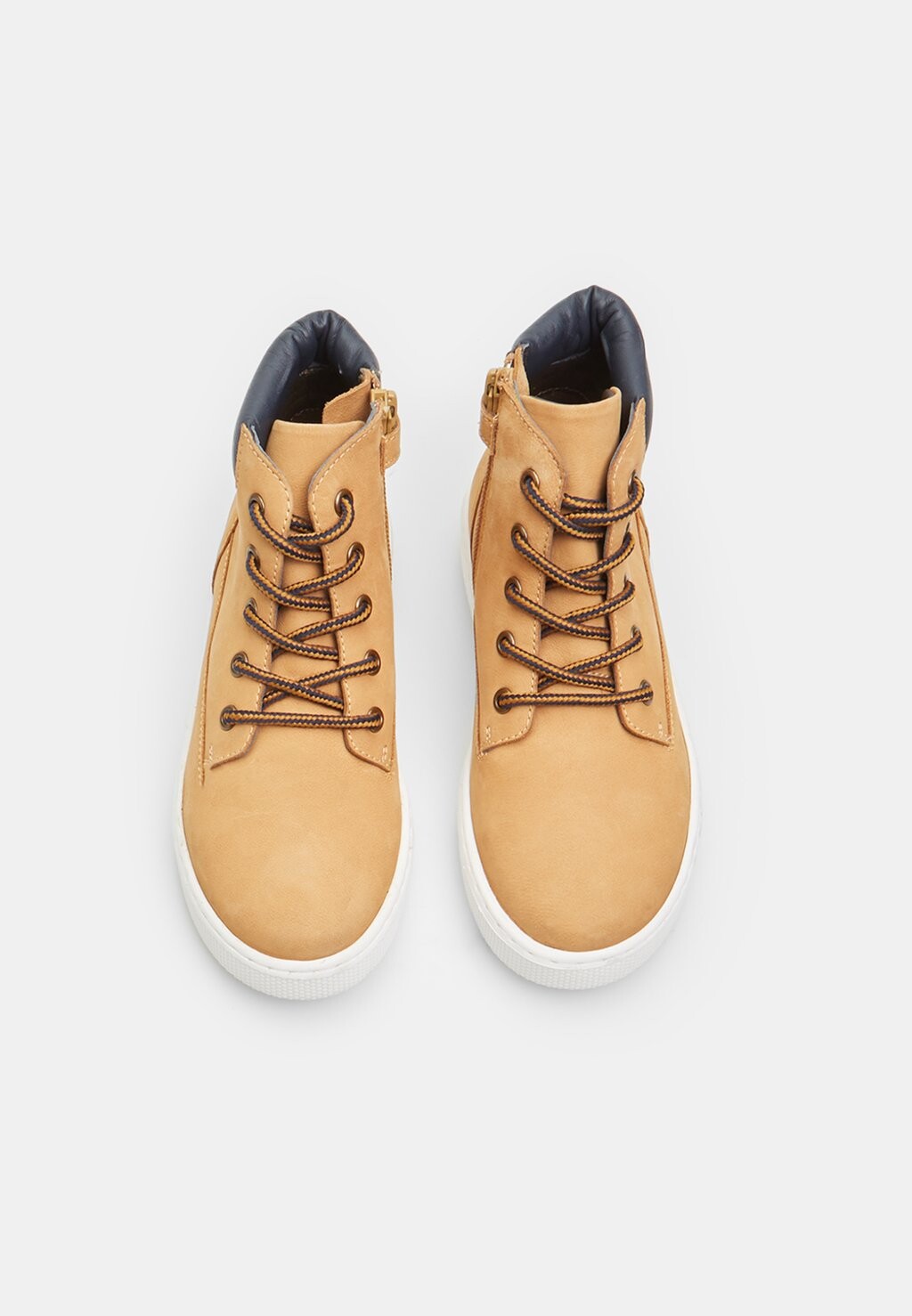 Ботильоны на шнуровке Bata, светло-коричневый
Ботильоны на шнуровке Bata, светло-коричневый