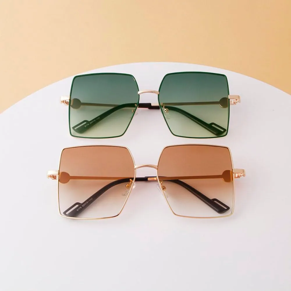 Солнцезащитные очки квадратной формы 2027 года для женщин и мужчин, винтажные, увеличенного размера, градиентного зеленого цвета, металлическая оправа MTZJH, C1
Солнцезащитные очки квадратной формы 2027 года для женщин и мужчин, винтажные, увеличенного размера, градиентного зеленого цвета, металлическая оправа MTZJH, C1