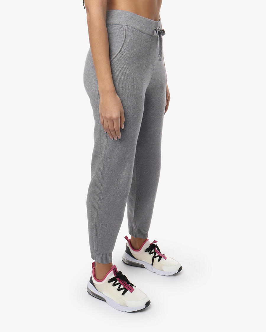 JAKED темно-серые синтетические спортивные брюки для женщин
JAKED темно-серые синтетические спортивные брюки для женщин