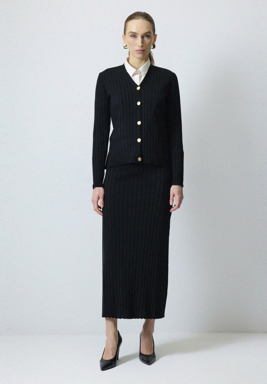 Кардиган Touché Privé SET, Black/Black
Кардиган Touché Privé SET, Black/Black