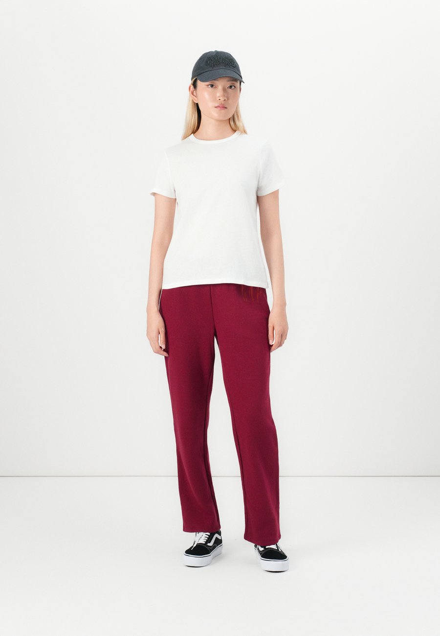 Футболка GAP V CREW 2 PACK, White
Футболка GAP V CREW 2 PACK, White