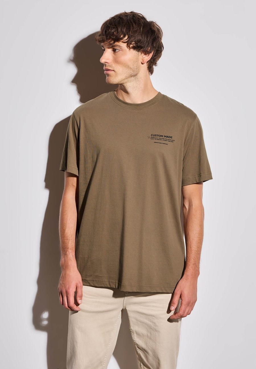 Футболка Street One MEN DETAIL, Braun/Taupe, Коричневый, Футболка Street One MEN DETAIL, Braun/Taupe
Футболка Street One MEN DETAIL, Braun/Taupe, Коричневый, Футболка Street One MEN DETAIL, Braun/Taupe