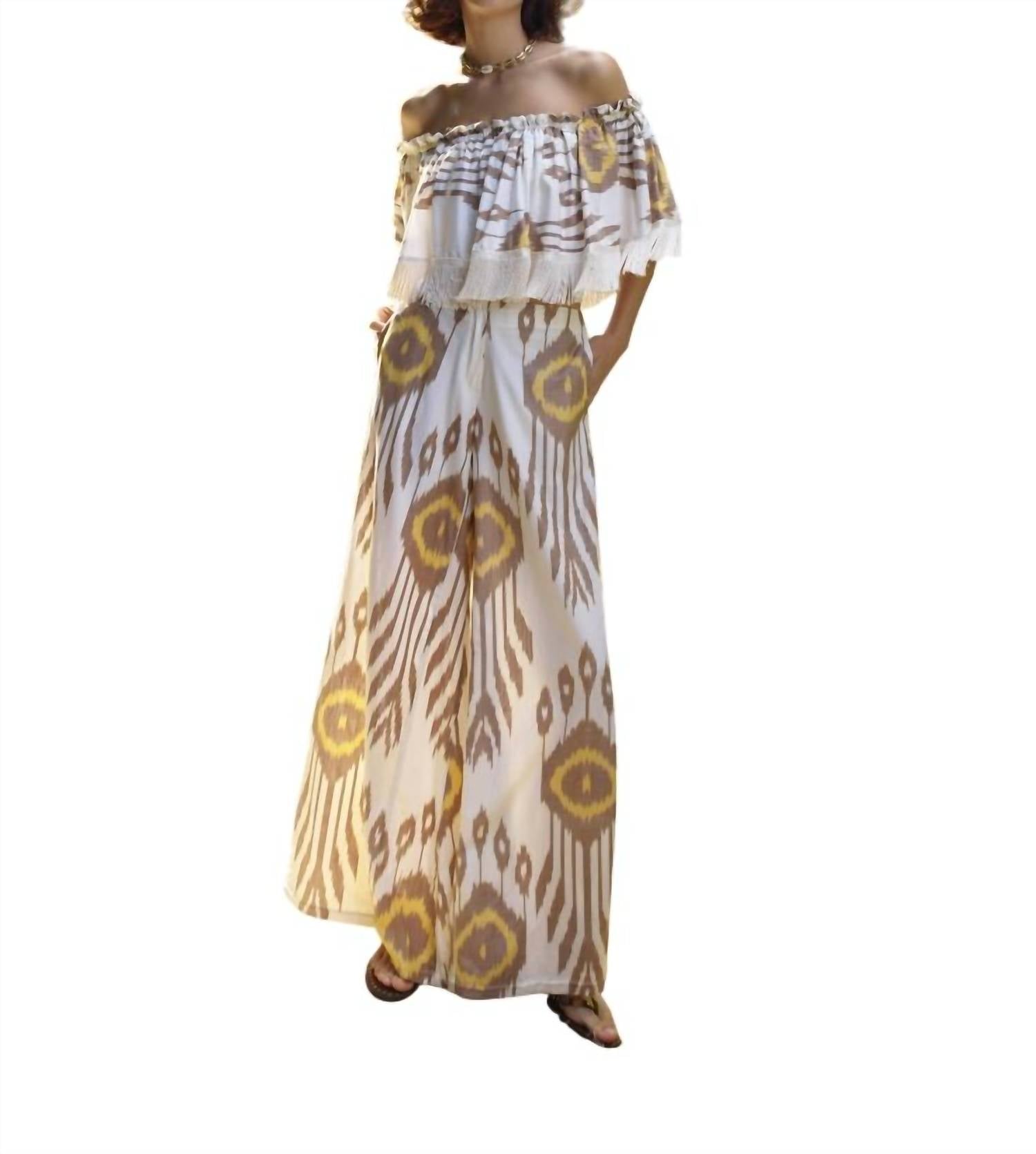 Топ с открытыми плечами и бахромой в этническом стиле цвета экрю, коричневого и желтого цветов Punicana
Топ с открытыми плечами и бахромой в этническом стиле цвета экрю, коричневого и желтого цветов Punicana