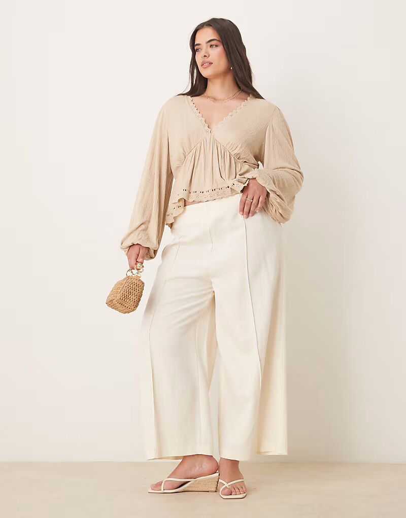 Льняные брюки-кюлоты Curve цвета слоновой кости Asos Design
Льняные брюки-кюлоты Curve цвета слоновой кости Asos Design