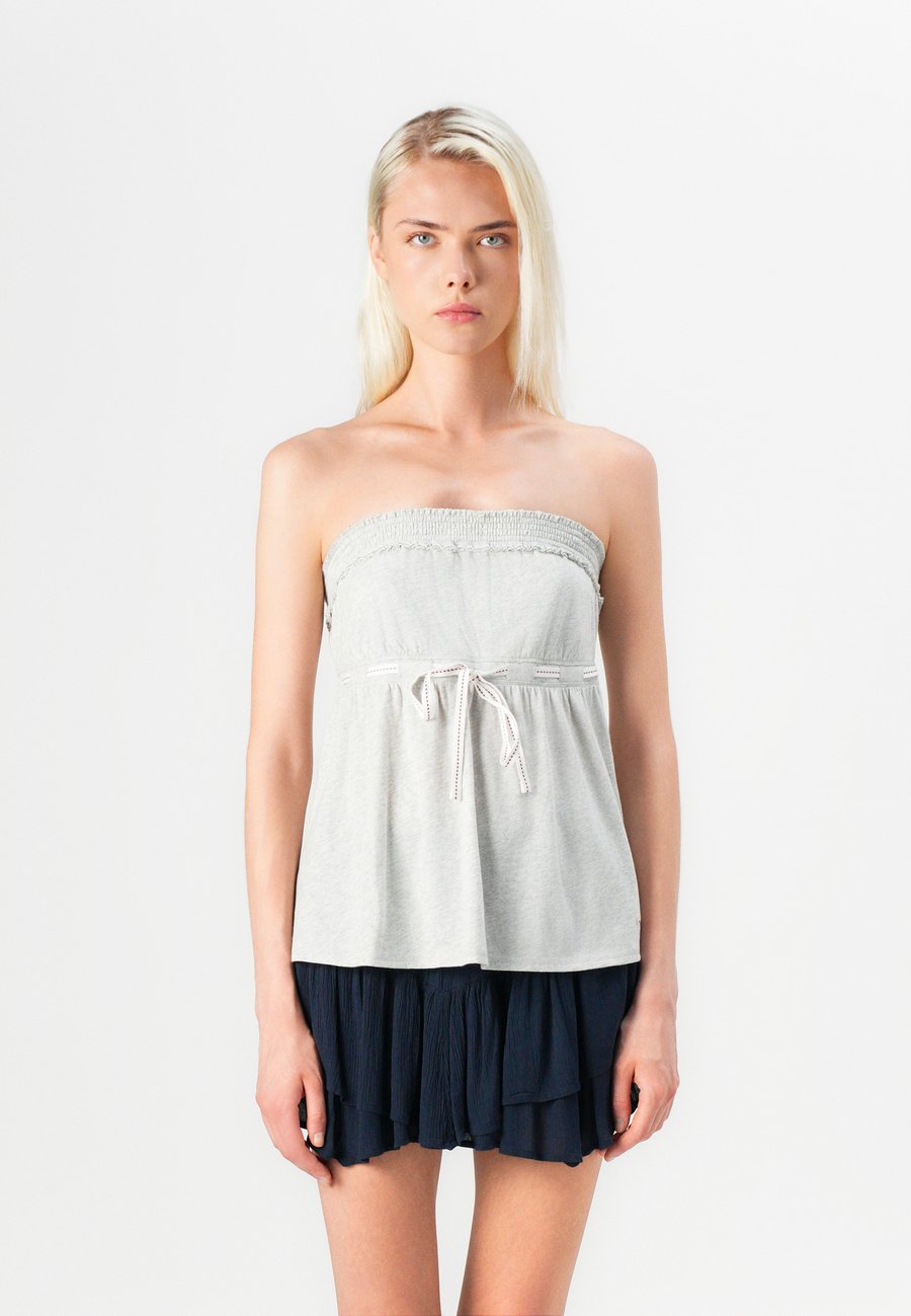 Топ Hollister Co. TREND DROP STRAPLESS BABYDOLL, Grey
Топ Hollister Co. TREND DROP STRAPLESS BABYDOLL, Grey